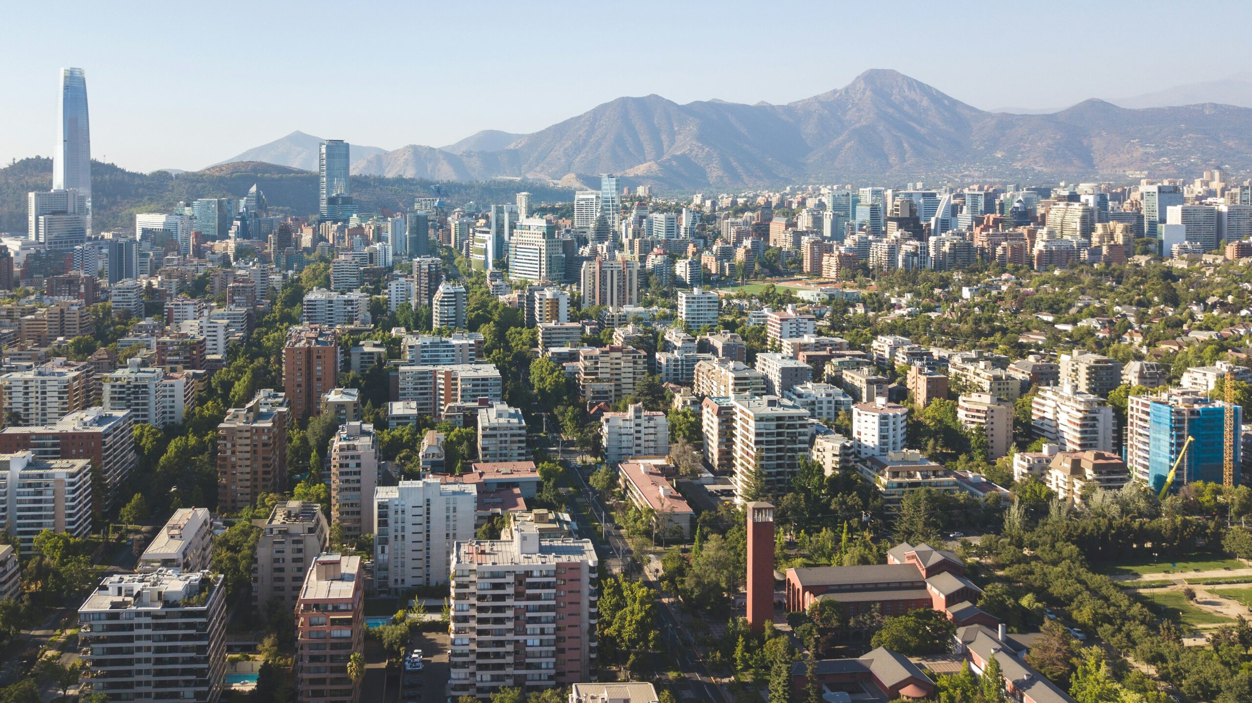 Picture of a tall building in Santiago, Chile