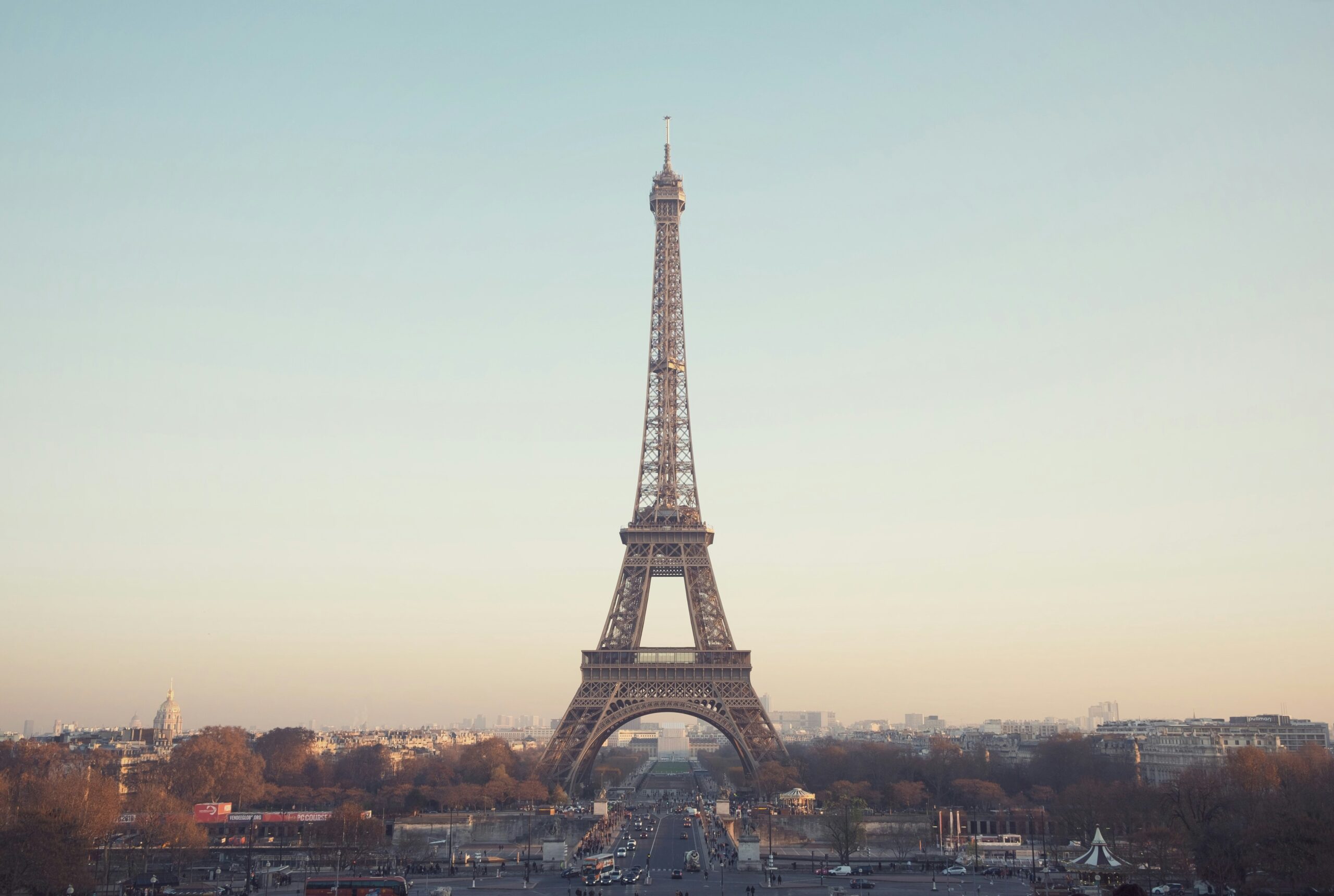 A picture of the Eiffel tower in Paris